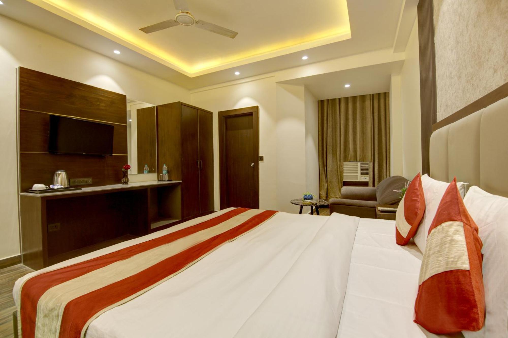 Hotel Kashish Plaza - 5 Mins From Metro Station Delhi  Bagian luar foto